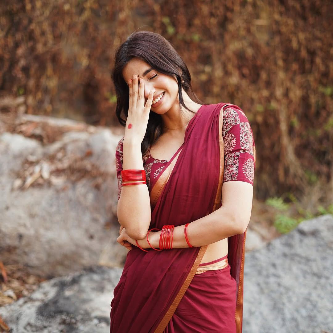 Rangrez Laal Mul Saree