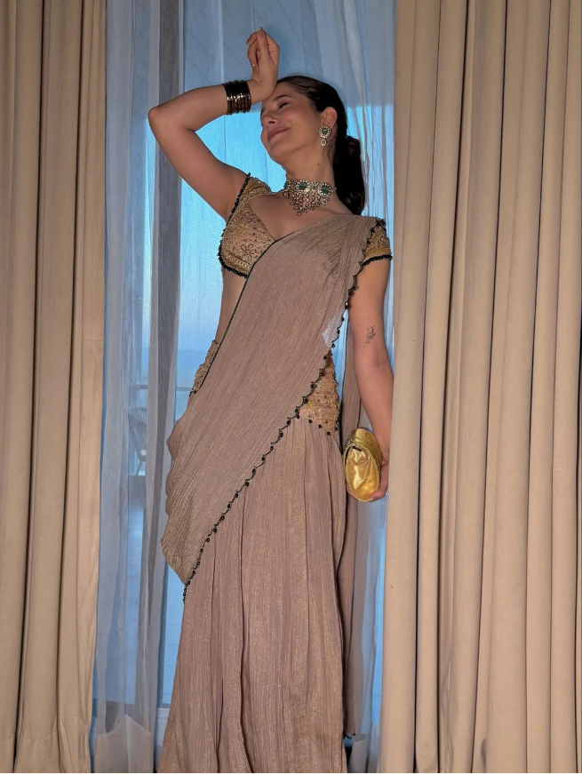 Noor-e-Mirror Drape Saree