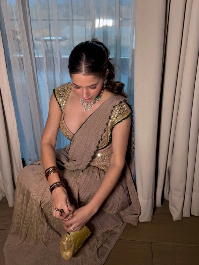 Noor-e-Mirror Drape Saree