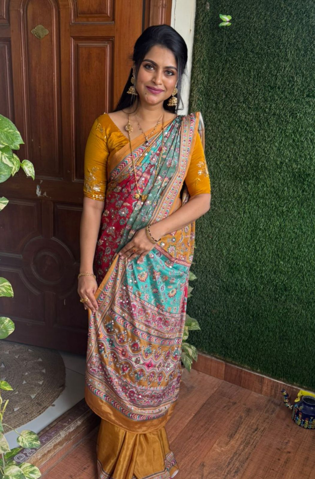 Asvi Series Tulip Glint Saree